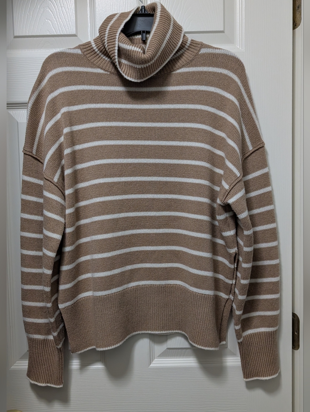 Theory Chunky Slit Wool Cashmere Stripe Turtleneck Sweater Tan White NWT Size S